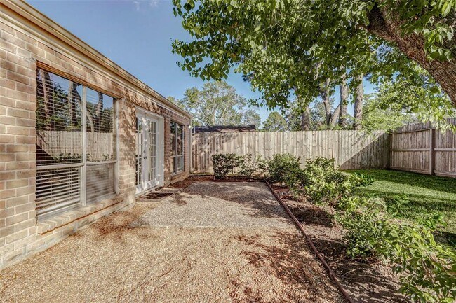 Building Photo - 1018 Rock Canyon Dr