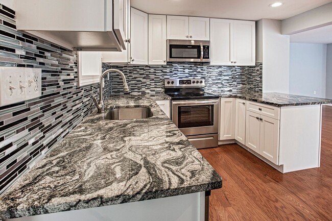 Building Photo - Gwinhurst - Fully updated 4 bedroom, 2 bat...