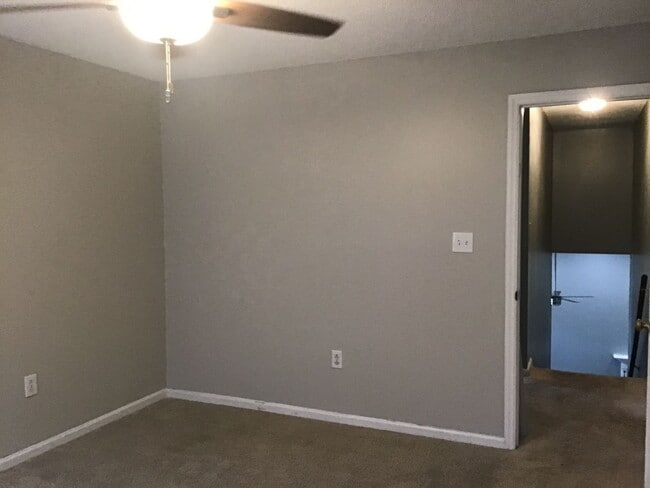 Building Photo - Room in 3 Bedroom Townhome at Cressingham Ct