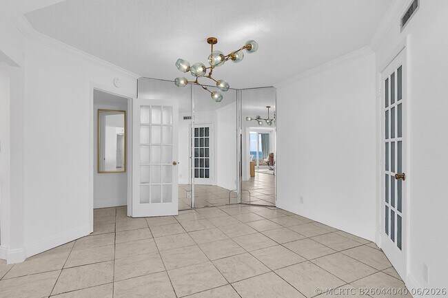 Building Photo - 1340 S Ocean Blvd