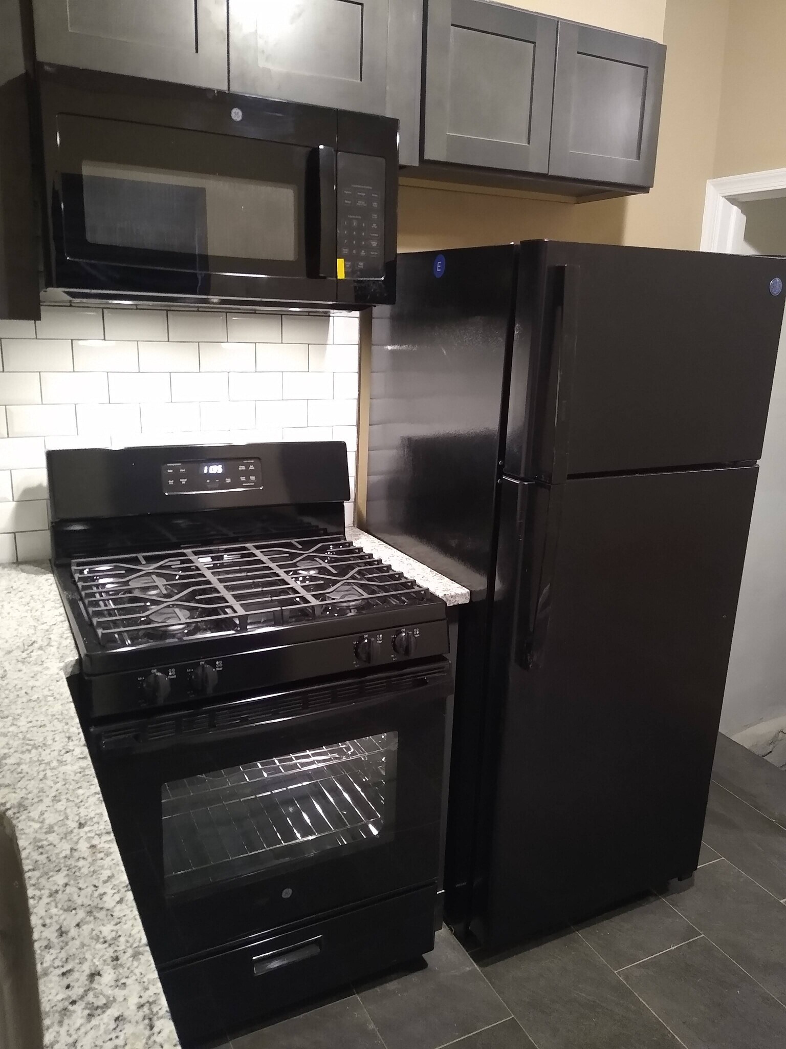 Building Photo - 2054 Ann St