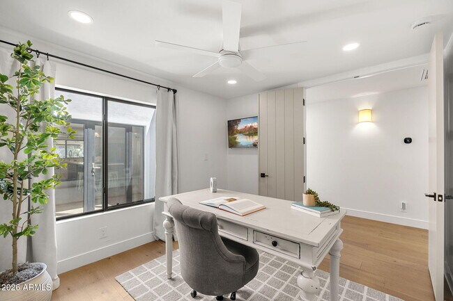 Building Photo - 7602 E Vía Del Reposo