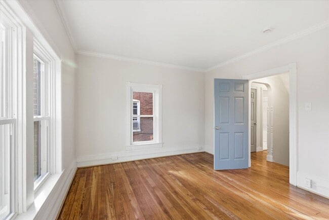 Building Photo - 305 W Broadway