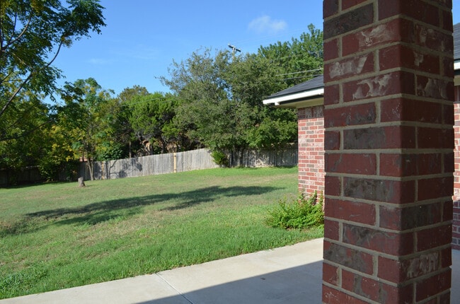 Building Photo - 3BR 2BA is located in a quiet Harker Heigh...