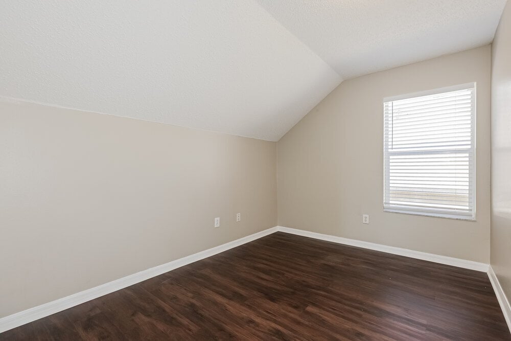 Building Photo - 6637 Summer Haven Dr