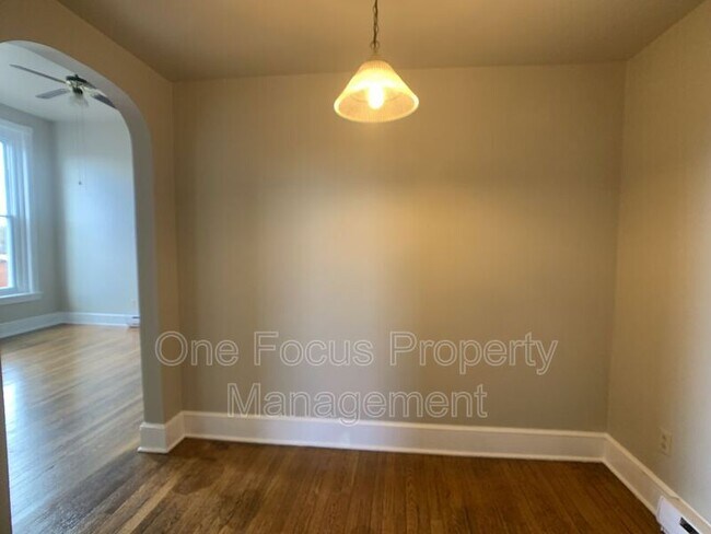 Building Photo - 307 N Vesper St