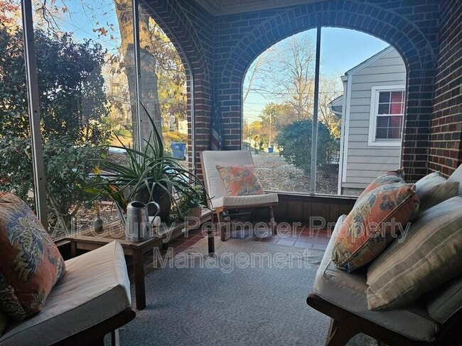 Building Photo - 245 Lindbergh Drive NE