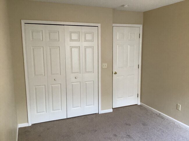 Building Photo - 3268 Volley Dr