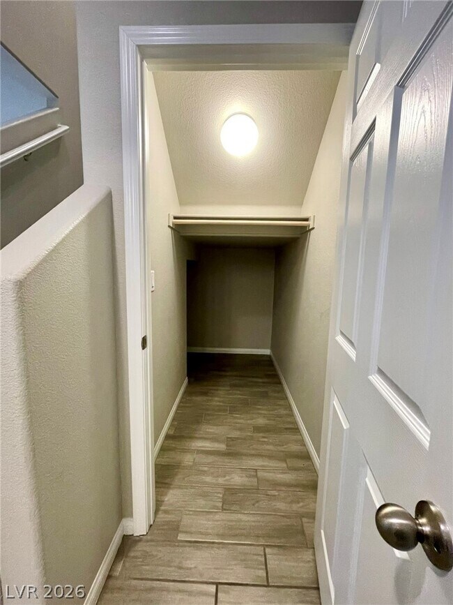 Building Photo - 702 Cottonwood Hl Pl