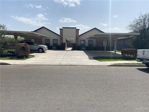 Building Photo - 16 Valeria St