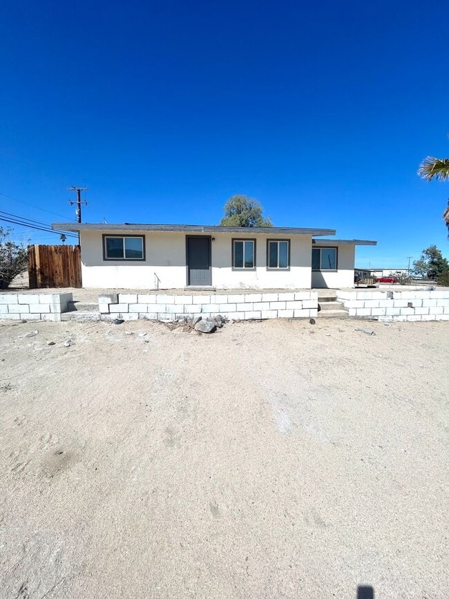 Building Photo - 5834 Ocotillo Ave