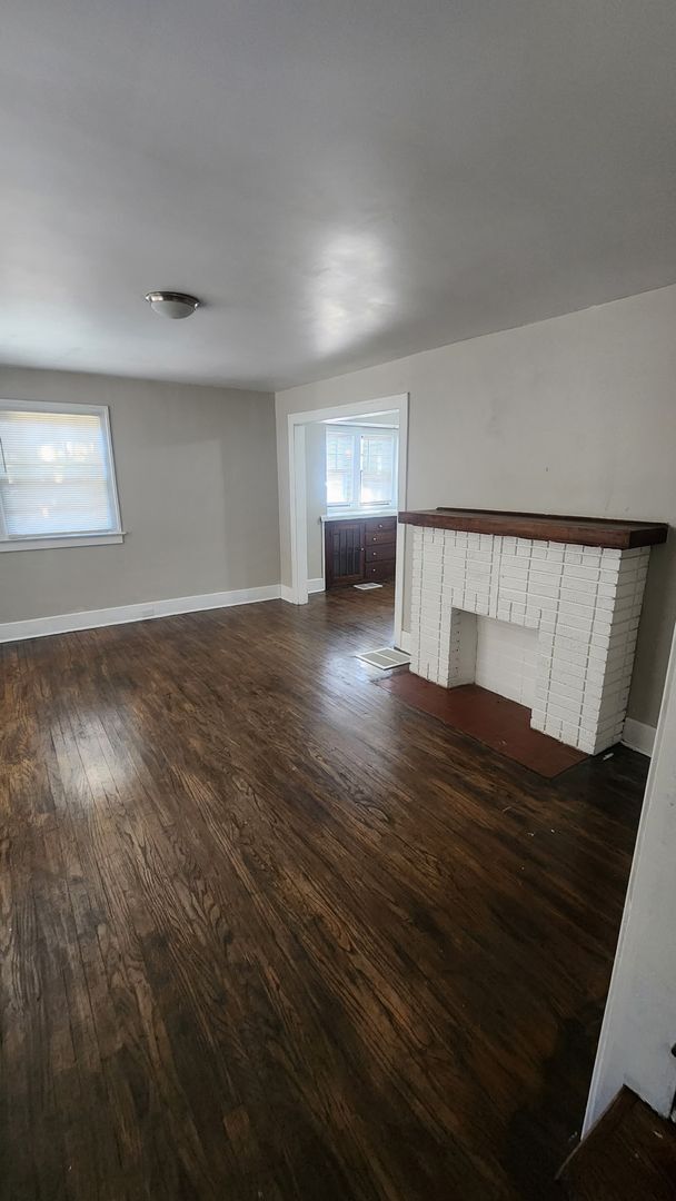 Building Photo - 3 Bed 1 Bath