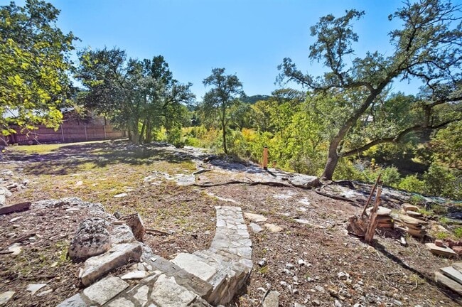 Building Photo - 108 Hub Dr