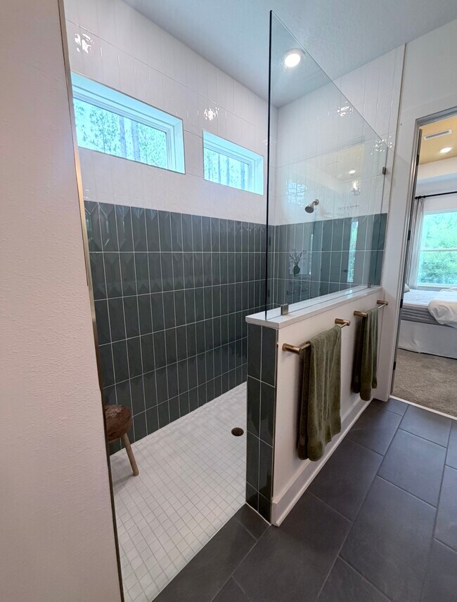 Building Photo - 47 Oak Breeze Dr