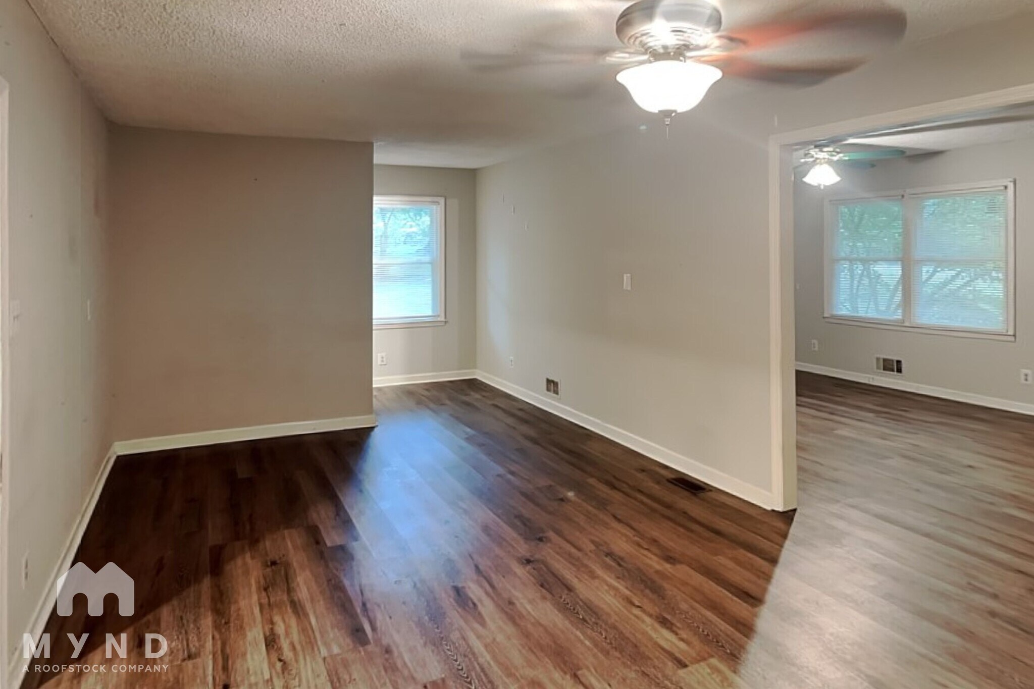Building Photo - 2559 Park Dr