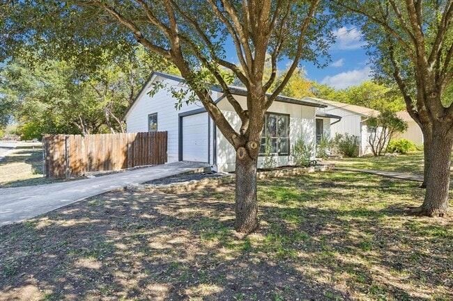 Building Photo - 1712 Hamilton St