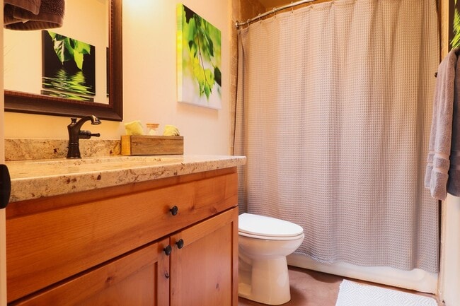 Building Photo - Contemporary Desert Beauty with Pool