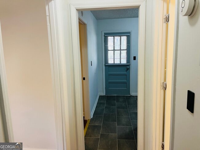 Building Photo - 50 Lone Oak St