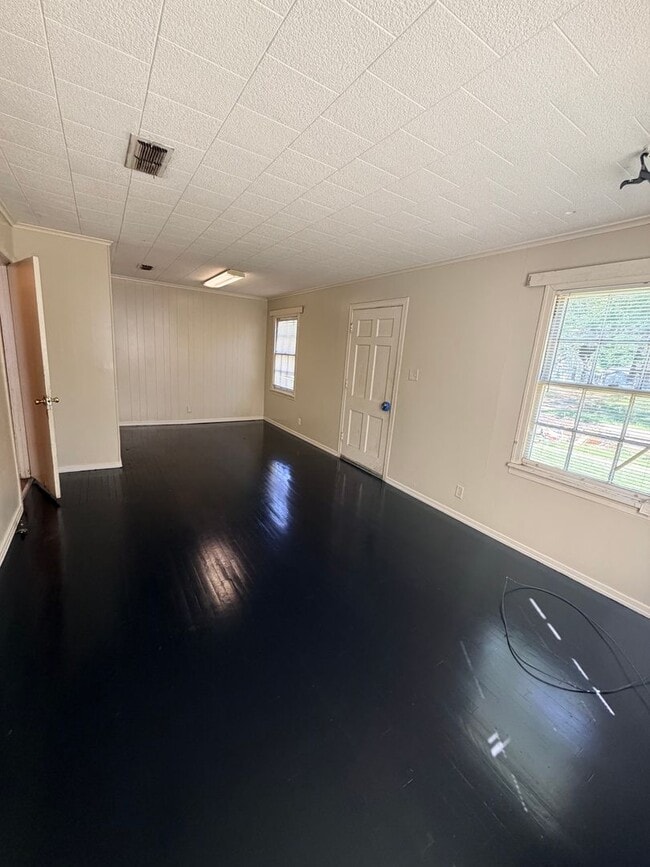 Building Photo - 3 Bedroom Sunset Acres Home