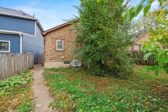 Building Photo - 1338 S Talbott St