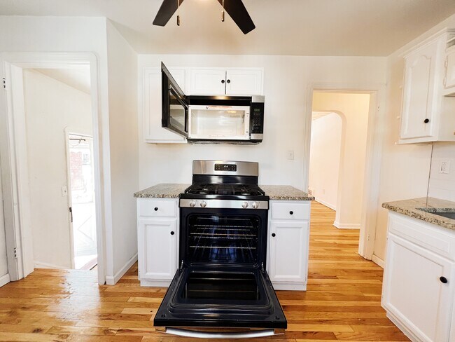 Building Photo - 4530 Wood Ave