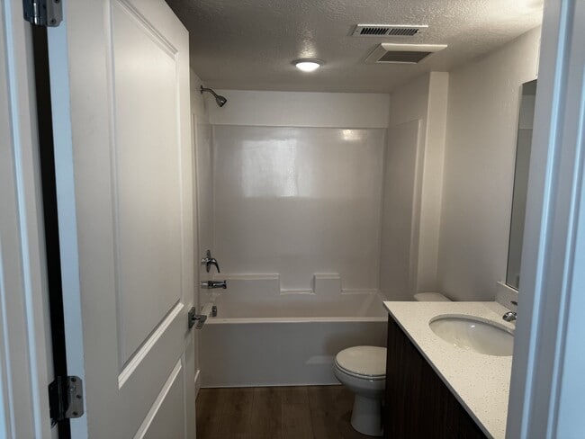 Building Photo - 2172 Sawmill Blvd