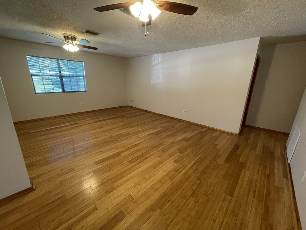 Building Photo - 3881 Strawberry Plains Rd
