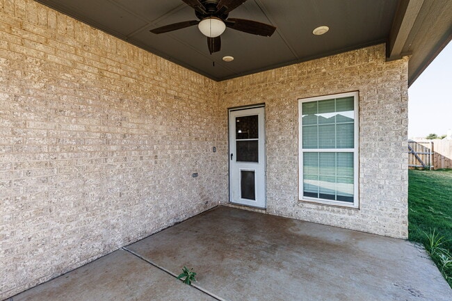 Building Photo - Beautiful home with a Media Room!