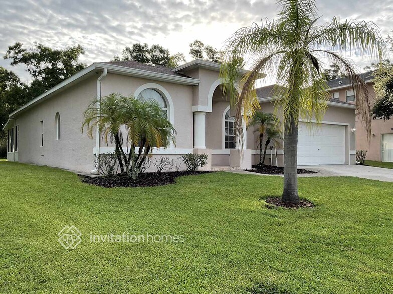 Building Photo - 11011 Lynn Lake Cir