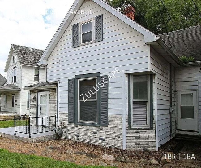 Primary Photo - 511 W Riverside Ave