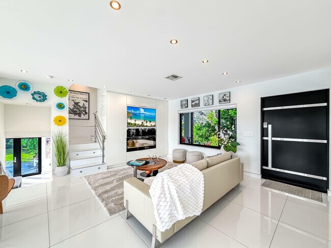 Building Photo - 2628 SE 10th St