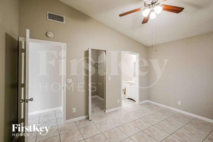 Building Photo - 6553 Bayfront Dr