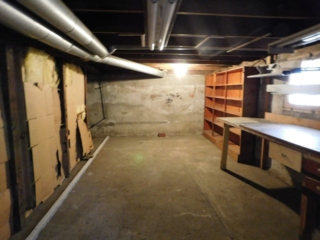 Building Photo - 2Bd/1Ba Single Story House w/ Basement - A...