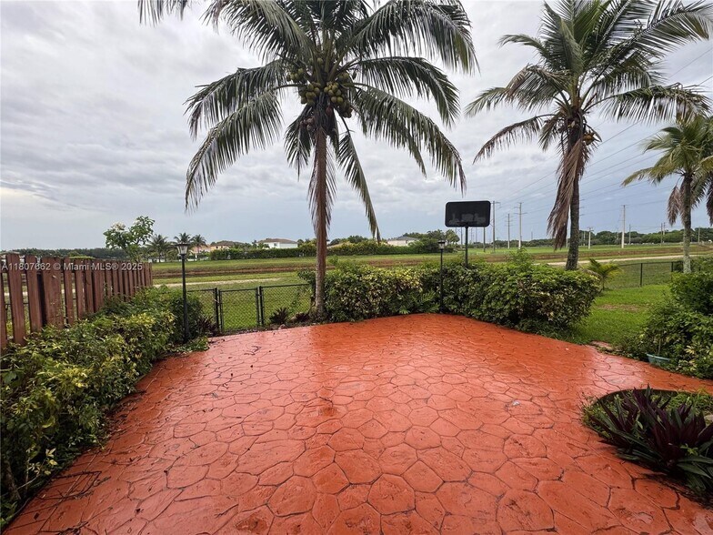 Primary Photo - 12701 SW 49th Ct
