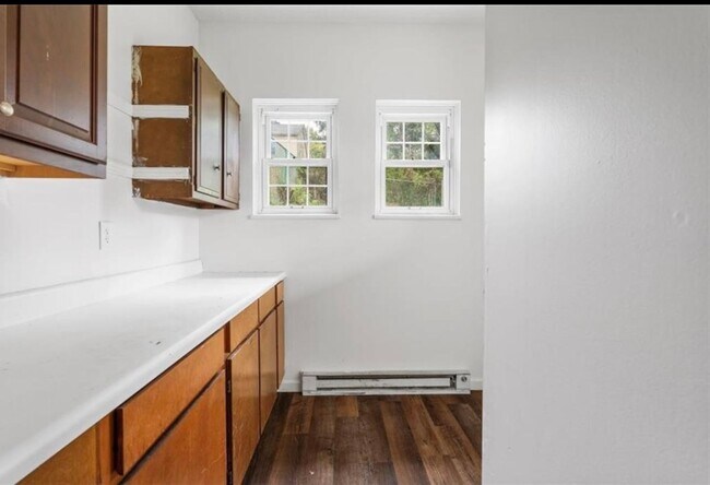 Building Photo - 2935 Devlin St