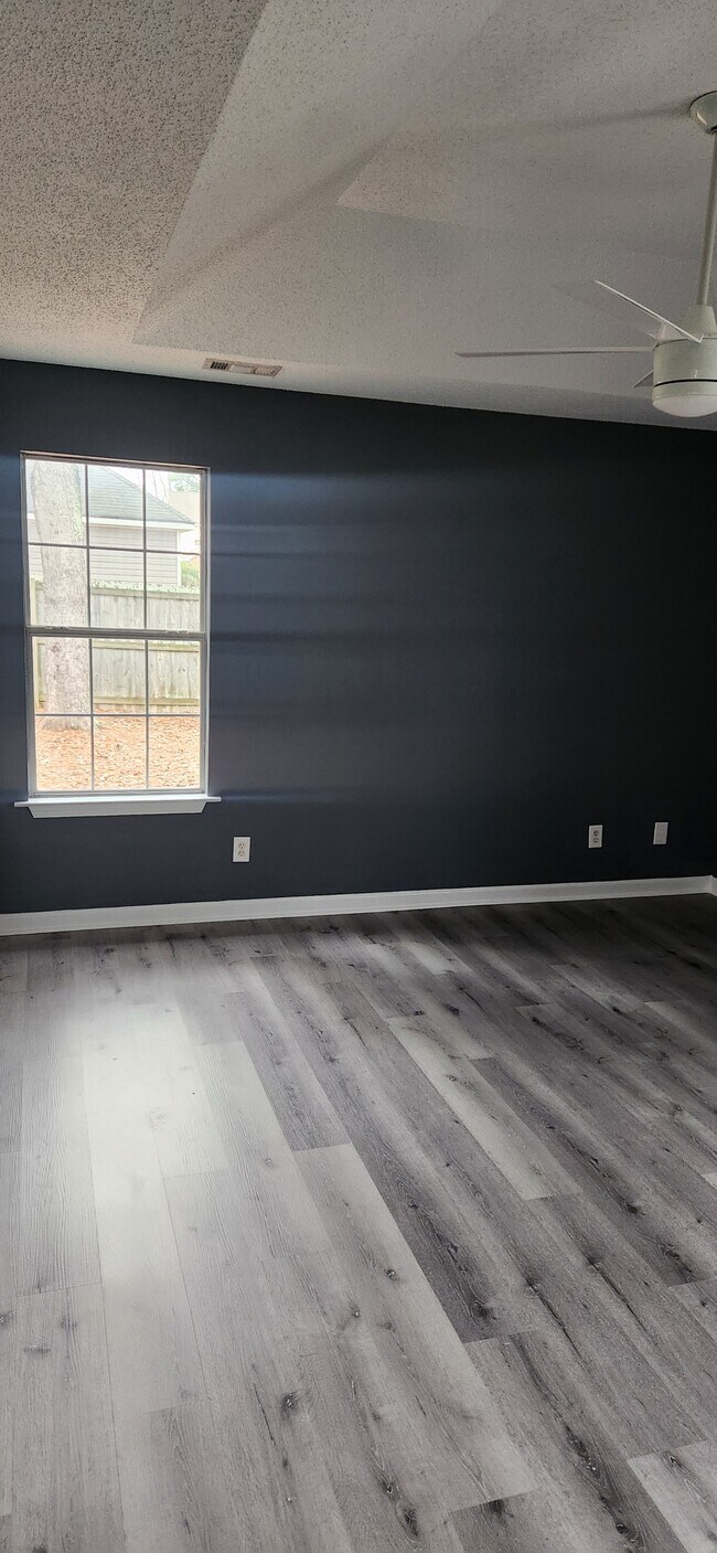 Building Photo - 106 Rolling Woods Cir