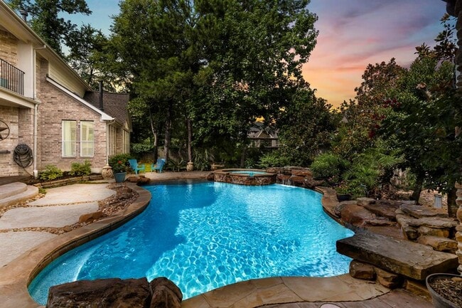 Building Photo - 99 W Hullwood Cir