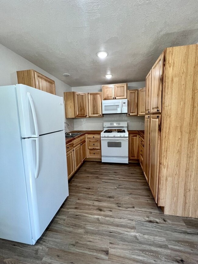 Building Photo - LONG TERM RENTAL