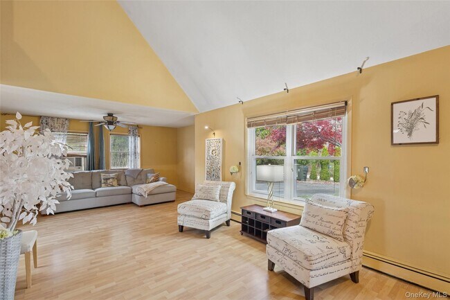 Building Photo - 3 Meadowgrass Ln