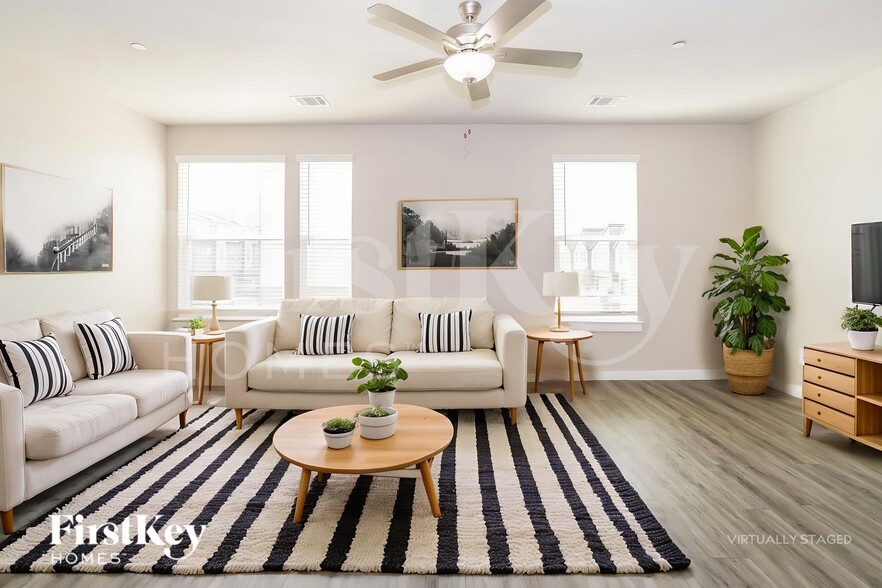 Building Photo - 309 N Centro Cir