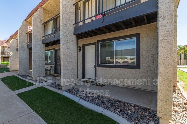 Primary Photo - 700 W University Dr