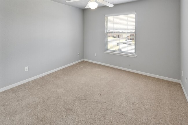 Building Photo - 503 Thornton Ct