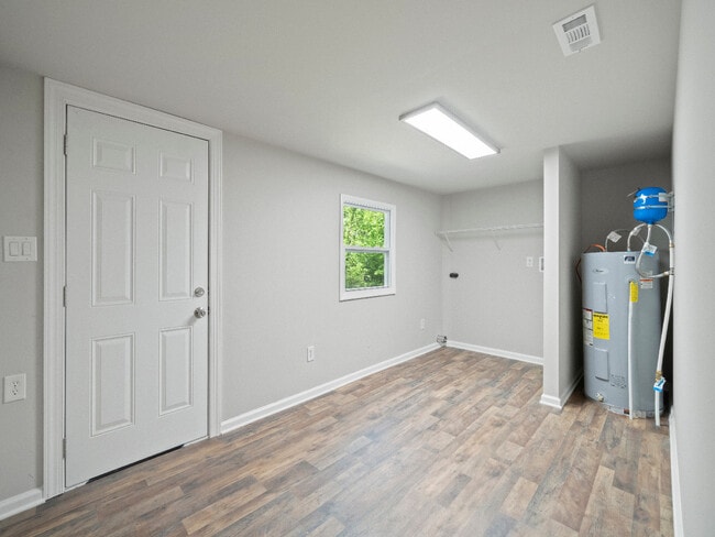 Building Photo - 128 Sunset Ln