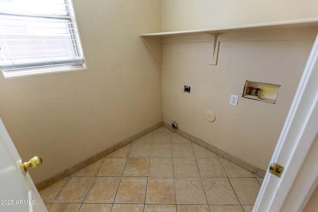 Building Photo - 12721 W Almeria Rd