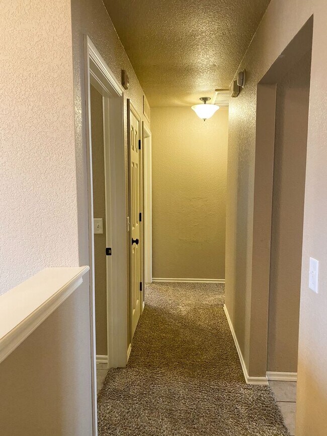 Building Photo - Great Family Home in the Heatherwood Addit...