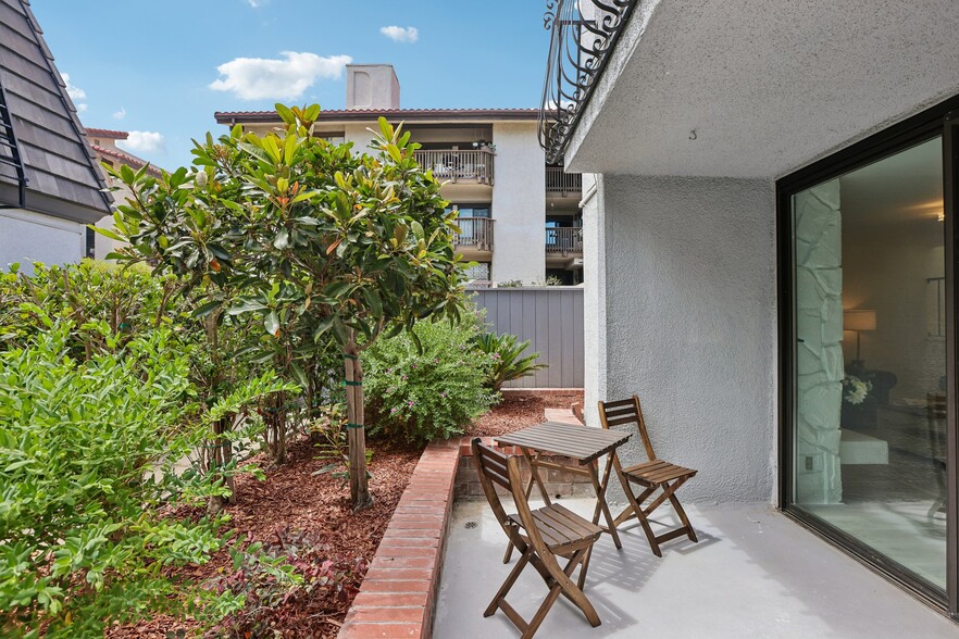 Building Photo - 8105 Redlands St