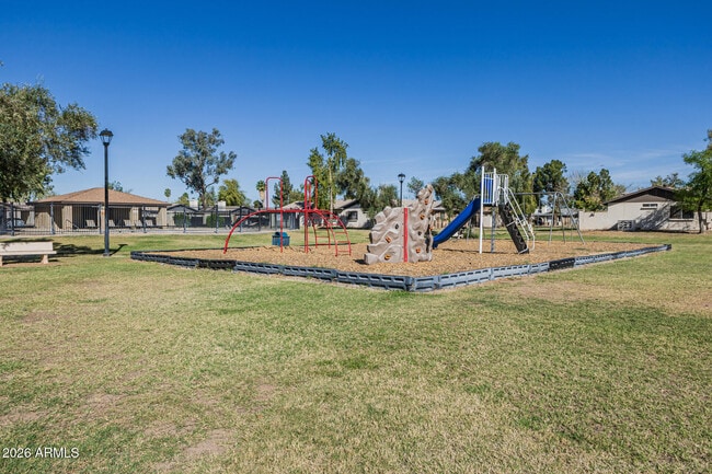 Building Photo - 1005 W Laguna Dr