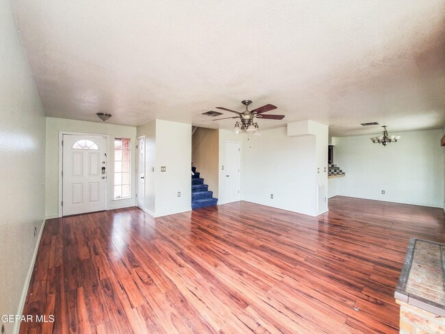 Building Photo - 1120 Shawnee Ln