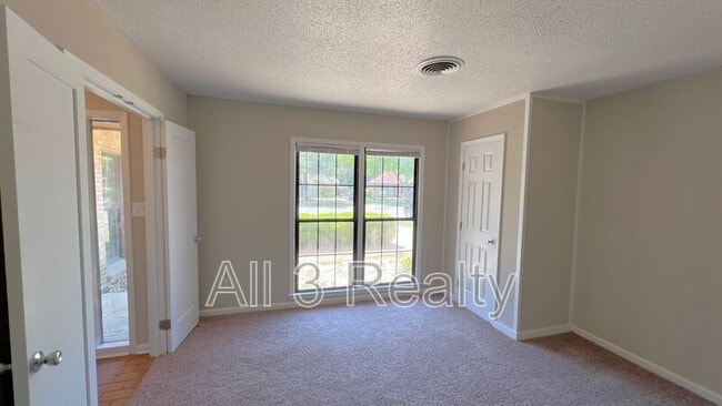 Building Photo - 418 Stroll Dr