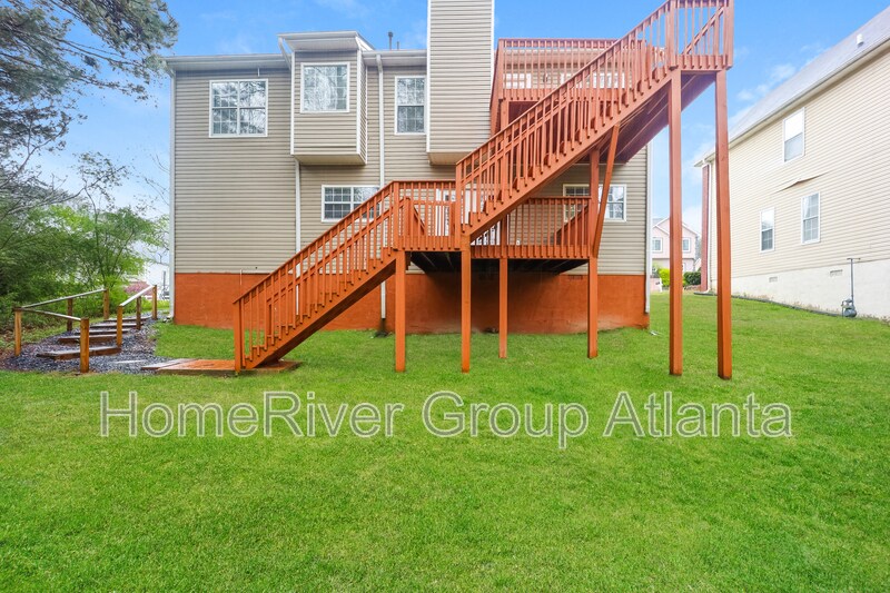 Building Photo - 2175 Lake Royale Dr